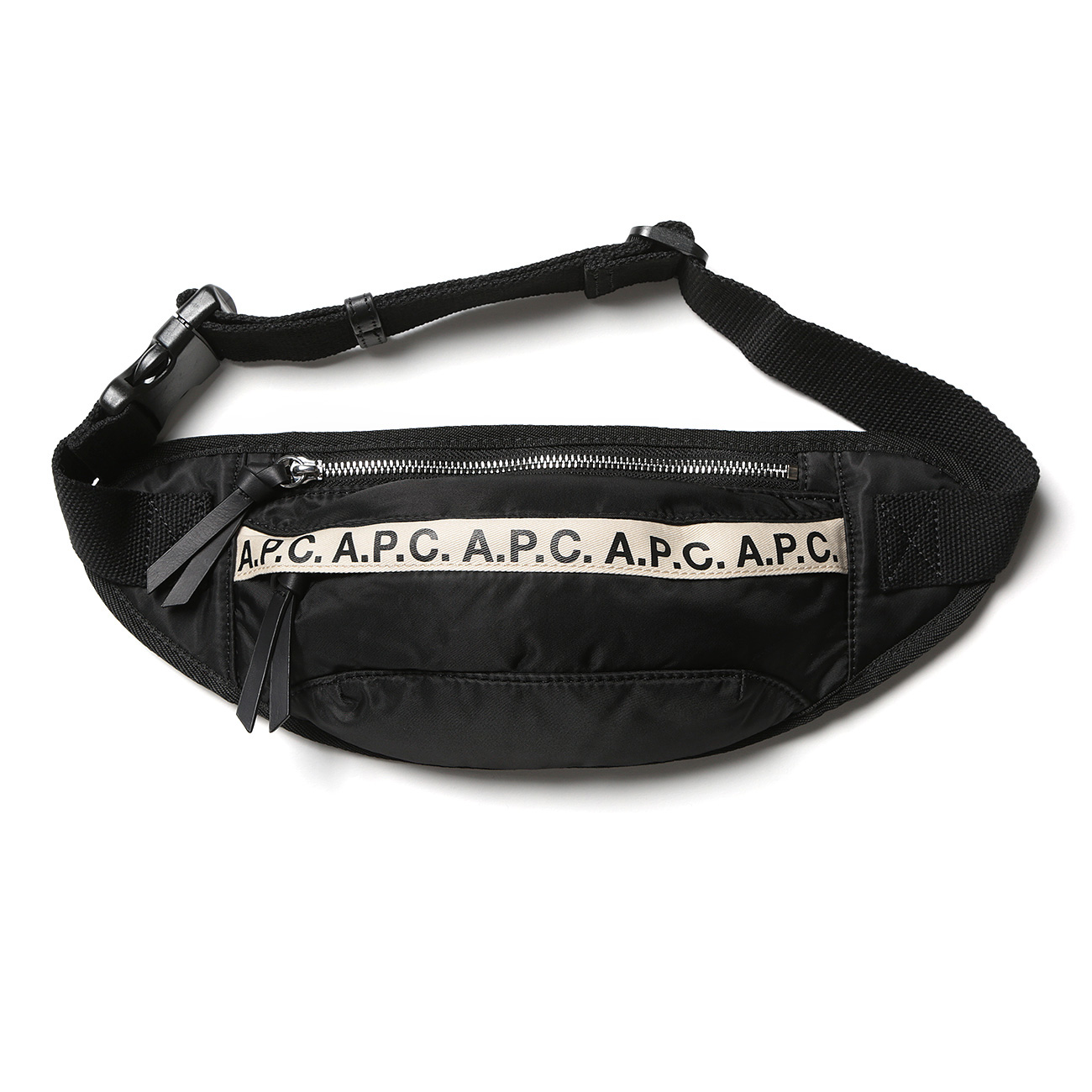 A.P.C.の新機軸、カジュアルでスポーティなバッグをラインナップ | COLLECT STORE BLOG
