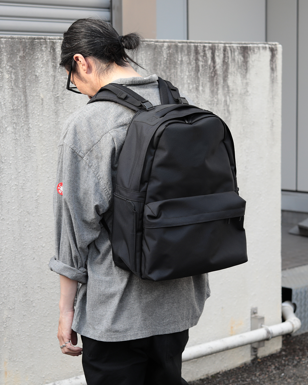 豊富な新品モノリス　MONOLITH　BACKPACK PRO M BLACK バッグ