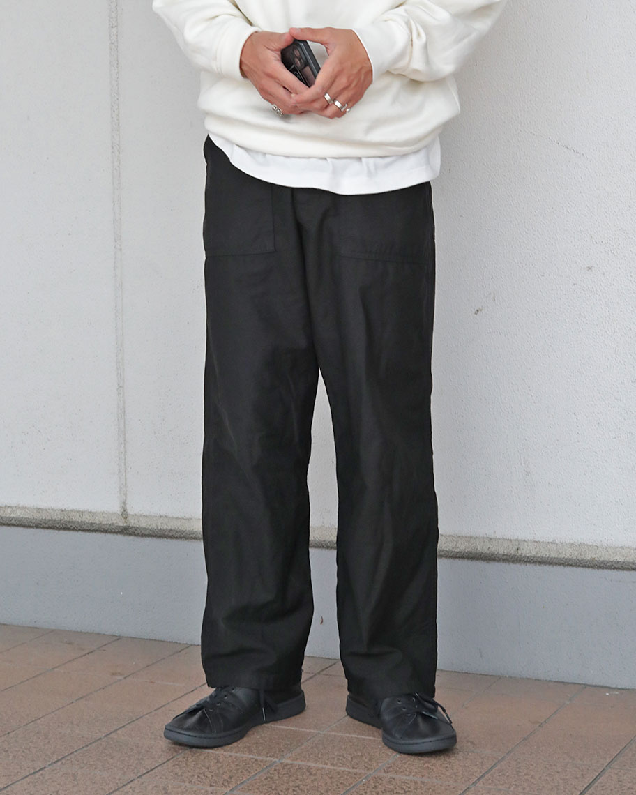 スビンコットン ムラ糸バックサテン ベイカーパンツの撮影画像