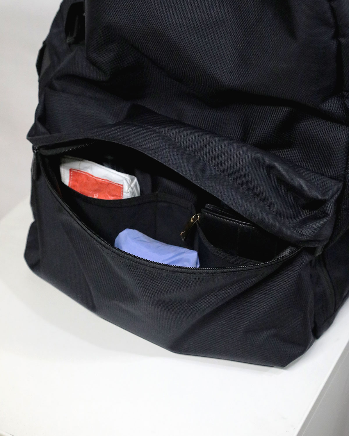 BACKPACK STANDARD M - Black 撮影画像