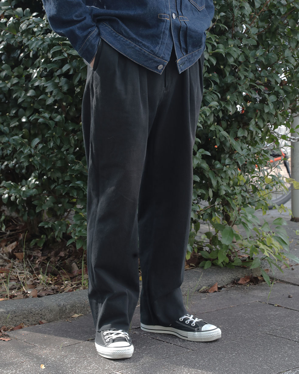 NEAT Chino - Black 撮影画像