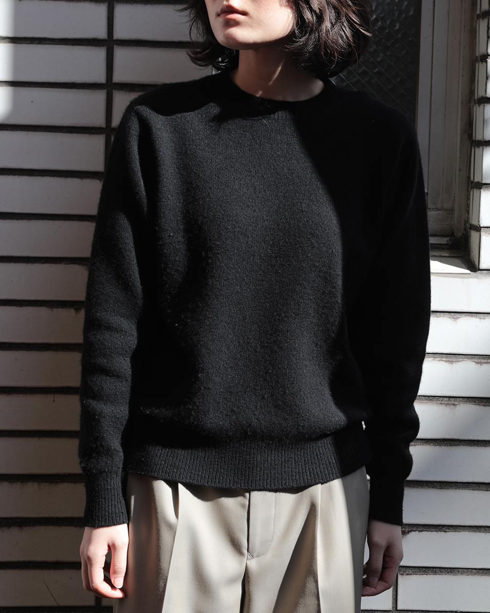 COMOLI / ラムズウールクルーネックニット