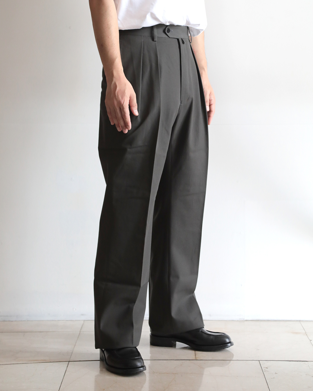 NEAT ワイドのシルエット