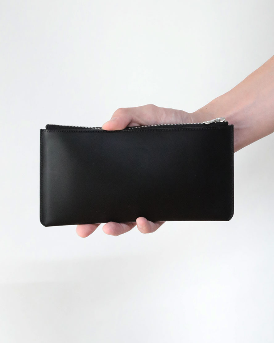 VT22 FLAT LONG WALLET 男性サイズ感