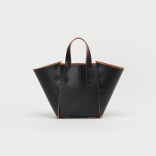Hender Scheme / エンダースキーマ | assemble hand bag wide S / rivet Black - Black