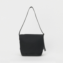 Hender Scheme / エンダースキーマ | flap shoulder small - Black