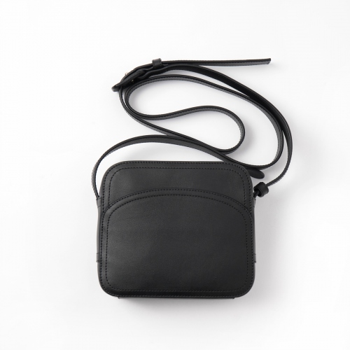 A.P.C. / アーペーセー | Louisette バッグ - Black | 通販 - 正規取扱 