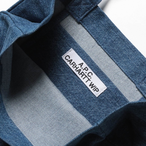 A.P.C. / アーペーセー | Carhartt トートバッグ - Washed Indigo 