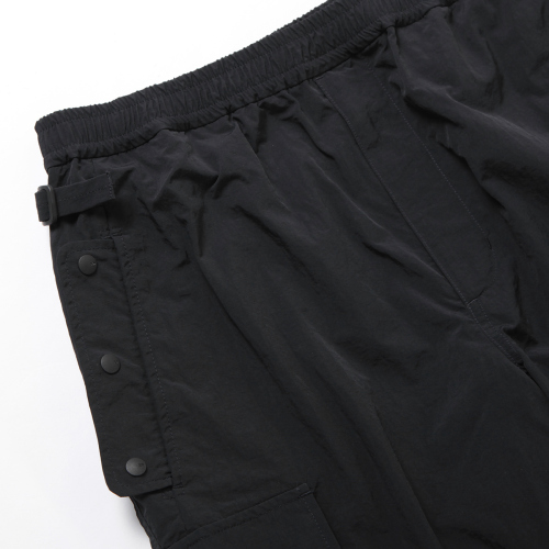 DAIWA PIER39 / ダイワピア39 | TECH PARACHUTE PANTS - Black | 通販 