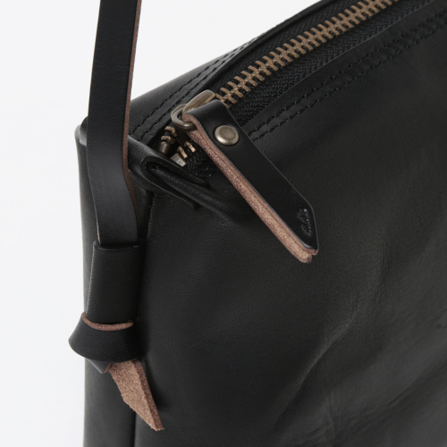 MOTO / モト | BAG50 ホースレザー ツールバッグ (ラージ) - Black 