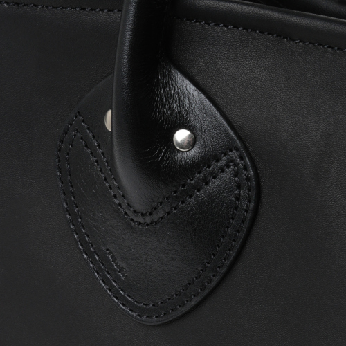 MOTO / モト | BAG45 オイルドカウレザーバッグ (スモール) - Black 