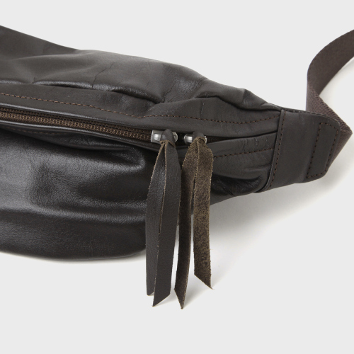 Hender Scheme / エンダースキーマ | cow waist pouch bag - Choco 