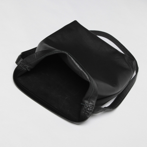 Hender Scheme / エンダースキーマ | cow shoulder big - Black | 通販 
