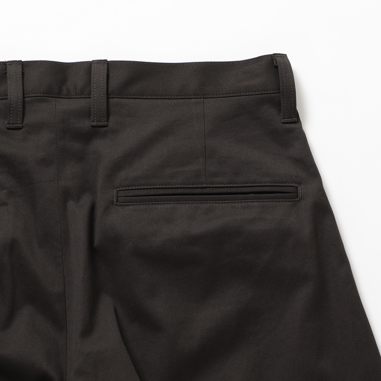 ssstein / シュタイン | COTTON SATIN ROUND PANTS - Dark Brown