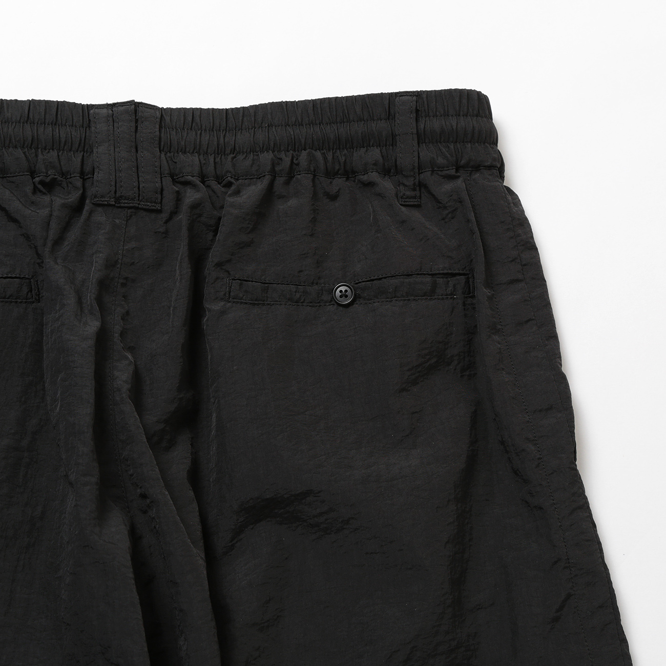 YOKE / ヨーク | NYLON 3PLEATED WIDE-LEG EASY TROUSERS