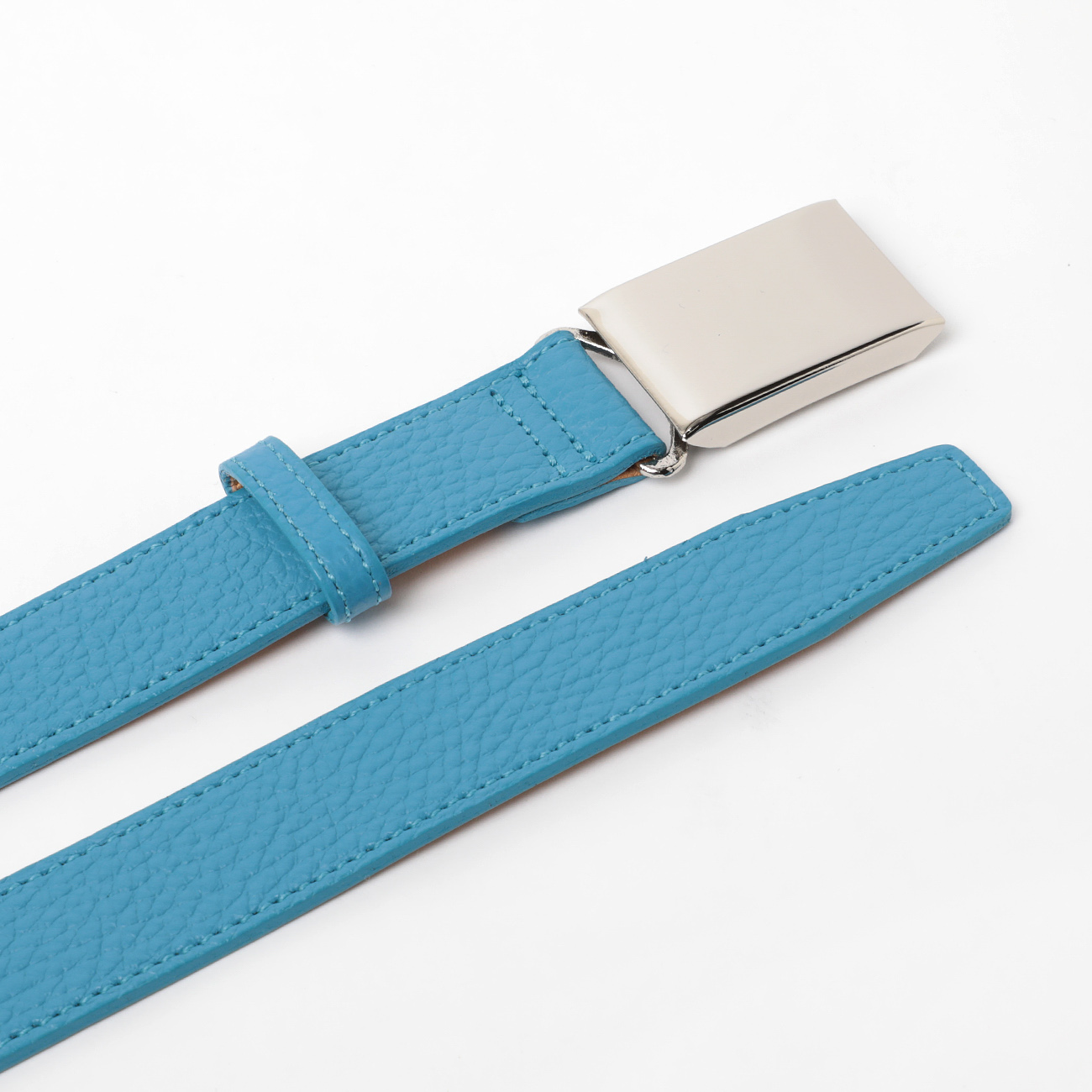 Scye / サイ | Shrink Leather Box Buckle Belt - 083/スカイブルー