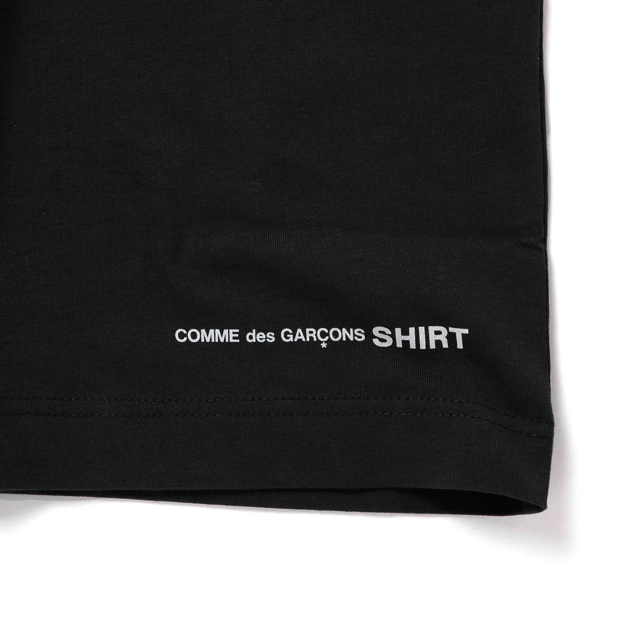 メゾンアイテムをデイリーに。『COMME des GARÇONS SHIRT 』のTシャツのご紹介。 | COLLECT STORE BLOG