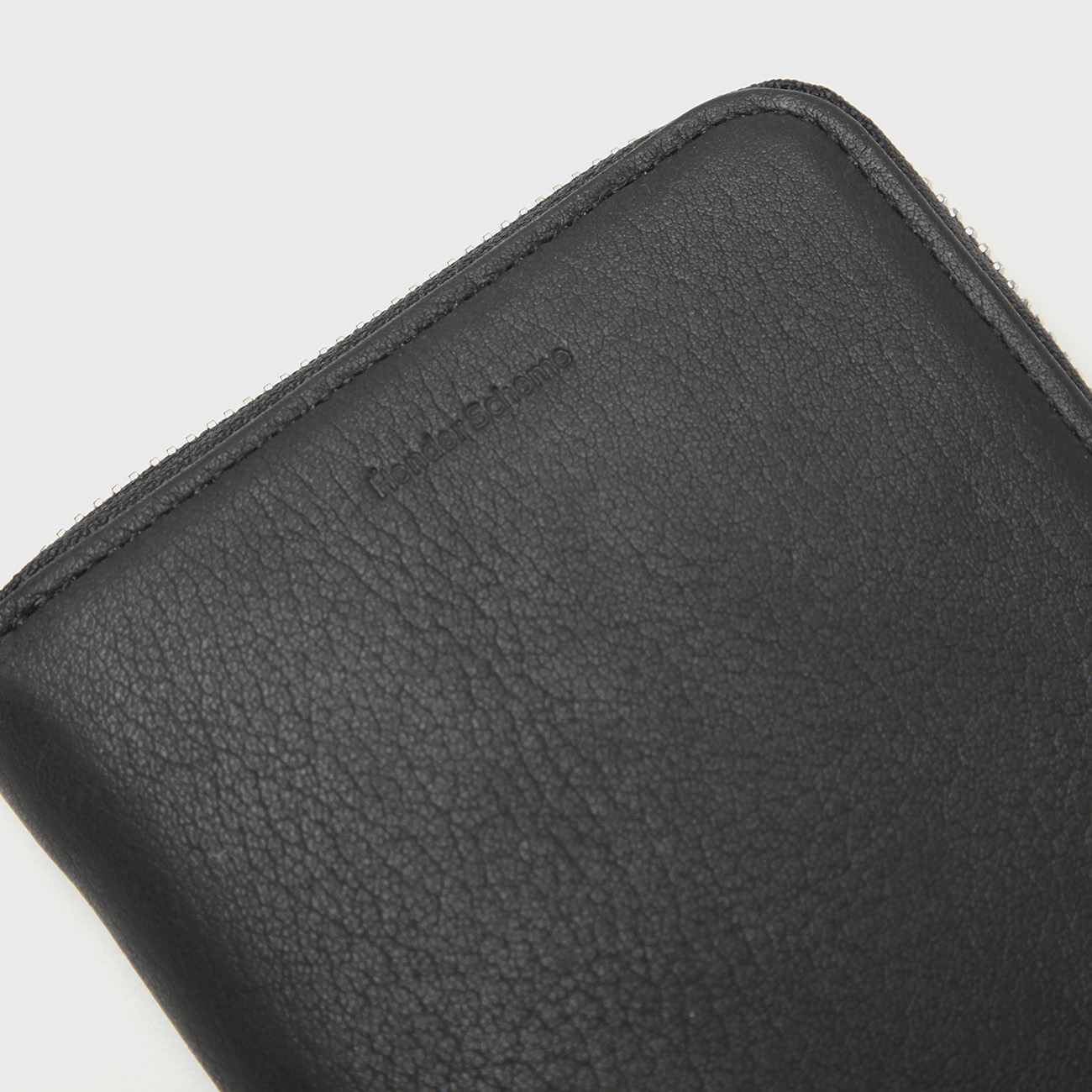Hender Scheme / エンダースキーマ | square zip purse - Black | 通販