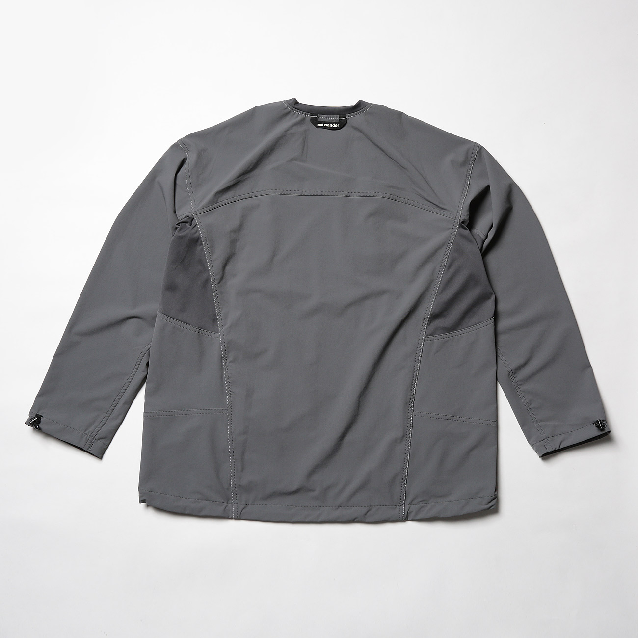 and wander trek pullover アンドワンダー　グレー and wander / アンドワンダー | trek pullover - Gray | 通販