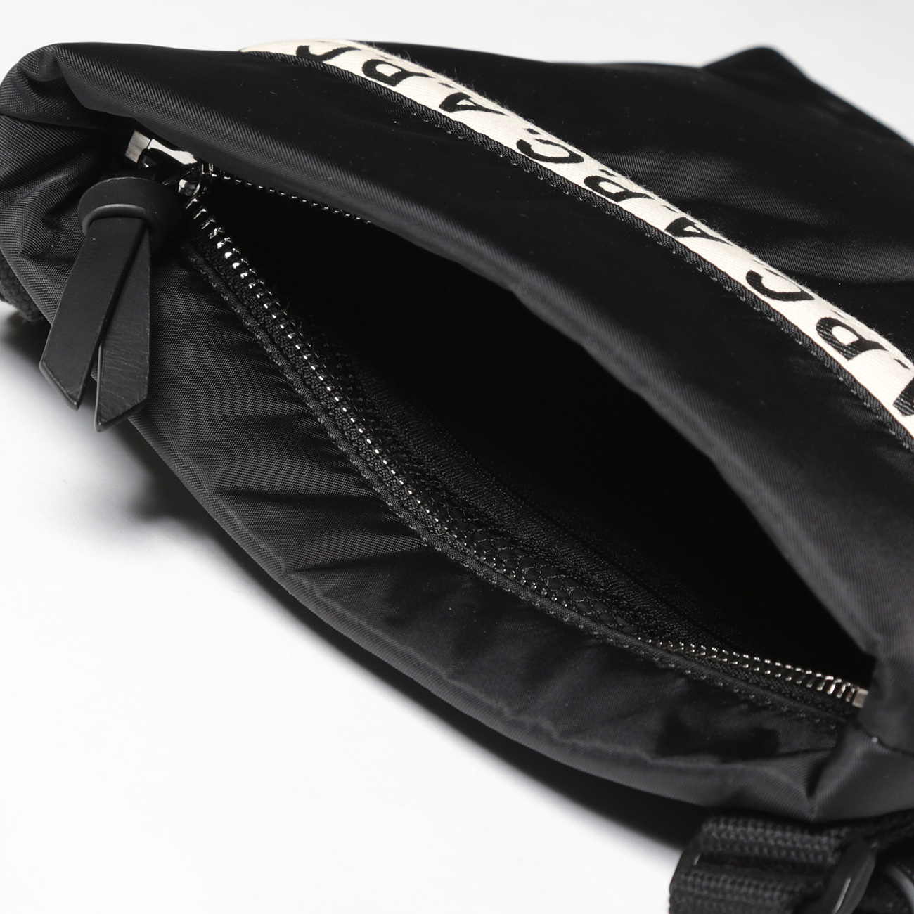 A.P.C. / アーペーセー | Repeat サコッシュ - Black | 通販 - 正規