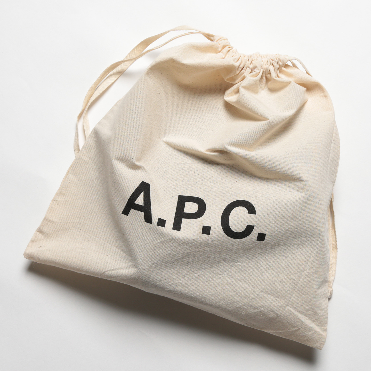 a.p.c ハーフムーン エンボス加工 A.P.C - 新品 エンボス加工 ハーフムーンバッグブラックの通販 by ARMY