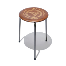 ....... RESEARCH | HOLIDAYS in The MOUNTAIN 157 - Round Stool - A Wreath
