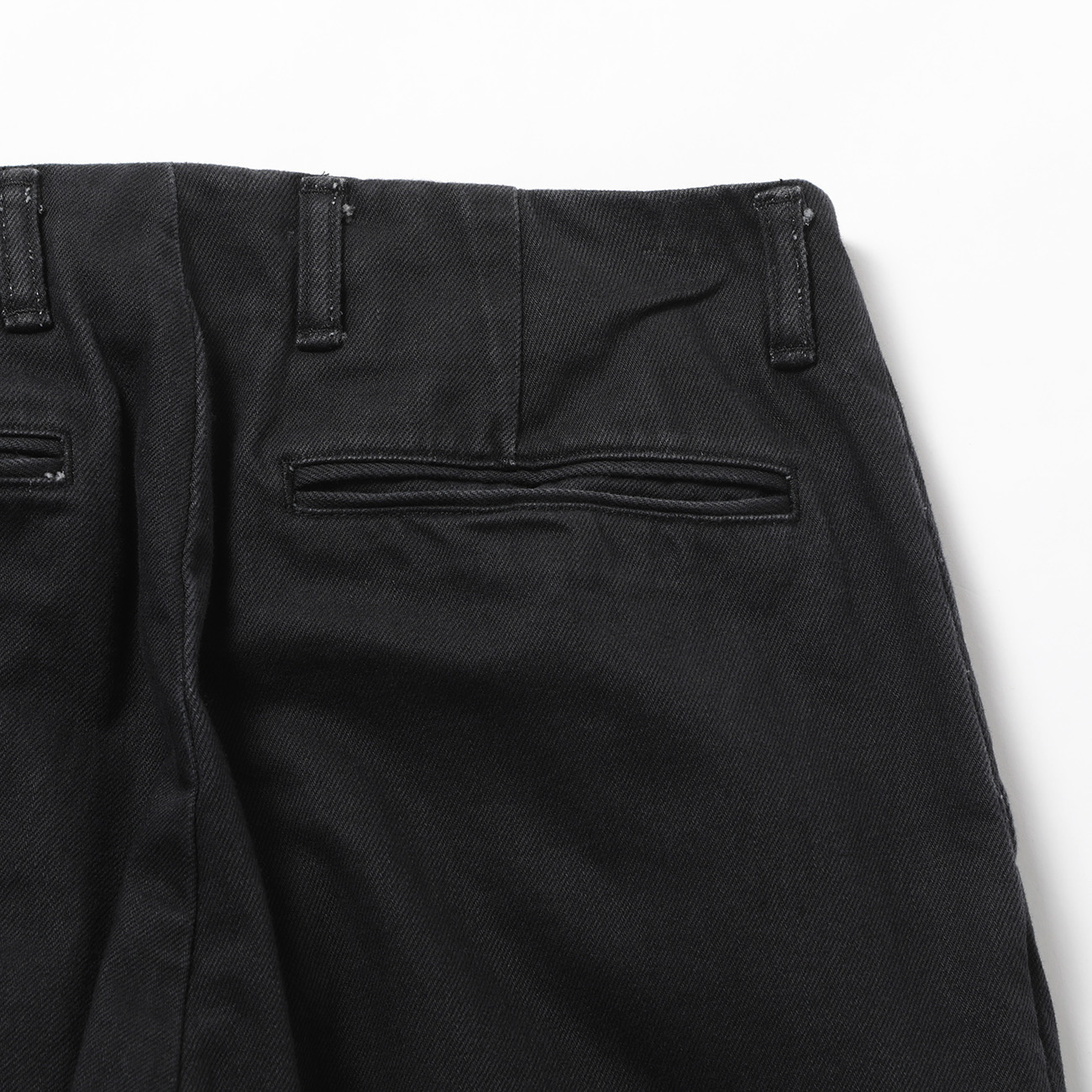 YOKE / ヨーク | 1pleated Wide Tapered Trousers - Black | 通販