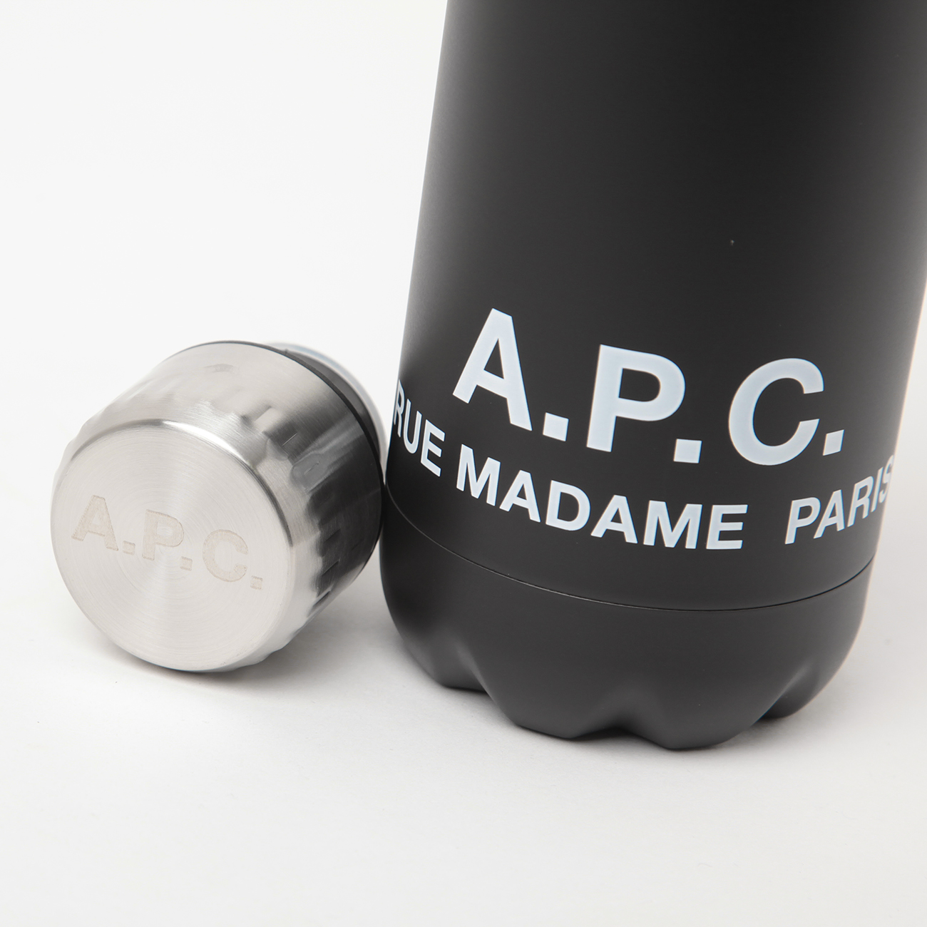 アーペーセー（A.P.C.）のウォーターボトルホルダー A.P.C. / アーペーセー | APC ウォーターボトル - Black | 通販