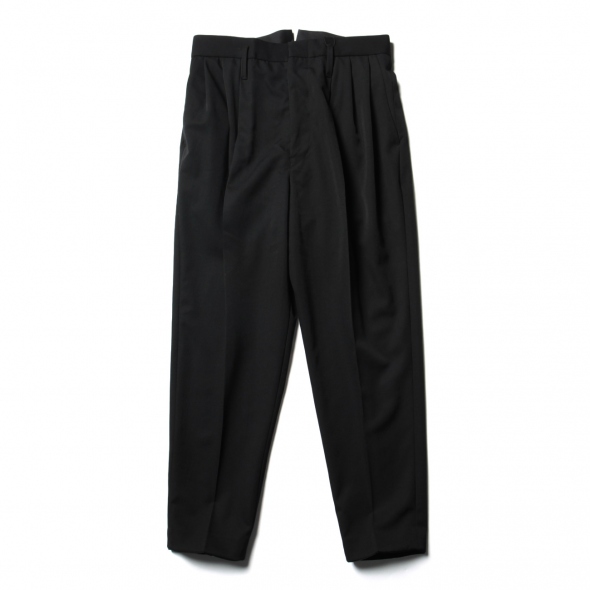 ESSAY / エッセイ | P-1 3 TUCKED SLACKS - Black | 通販 - 正規取扱店