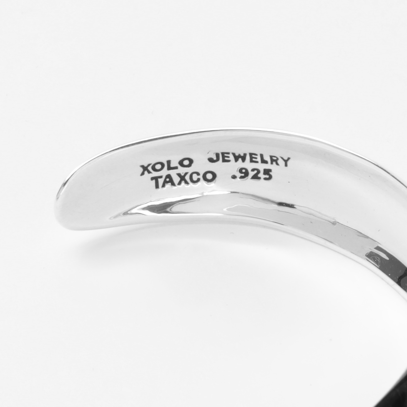 XOLO JEWELRY / ショロ ジュエリー | Round Form Bangle