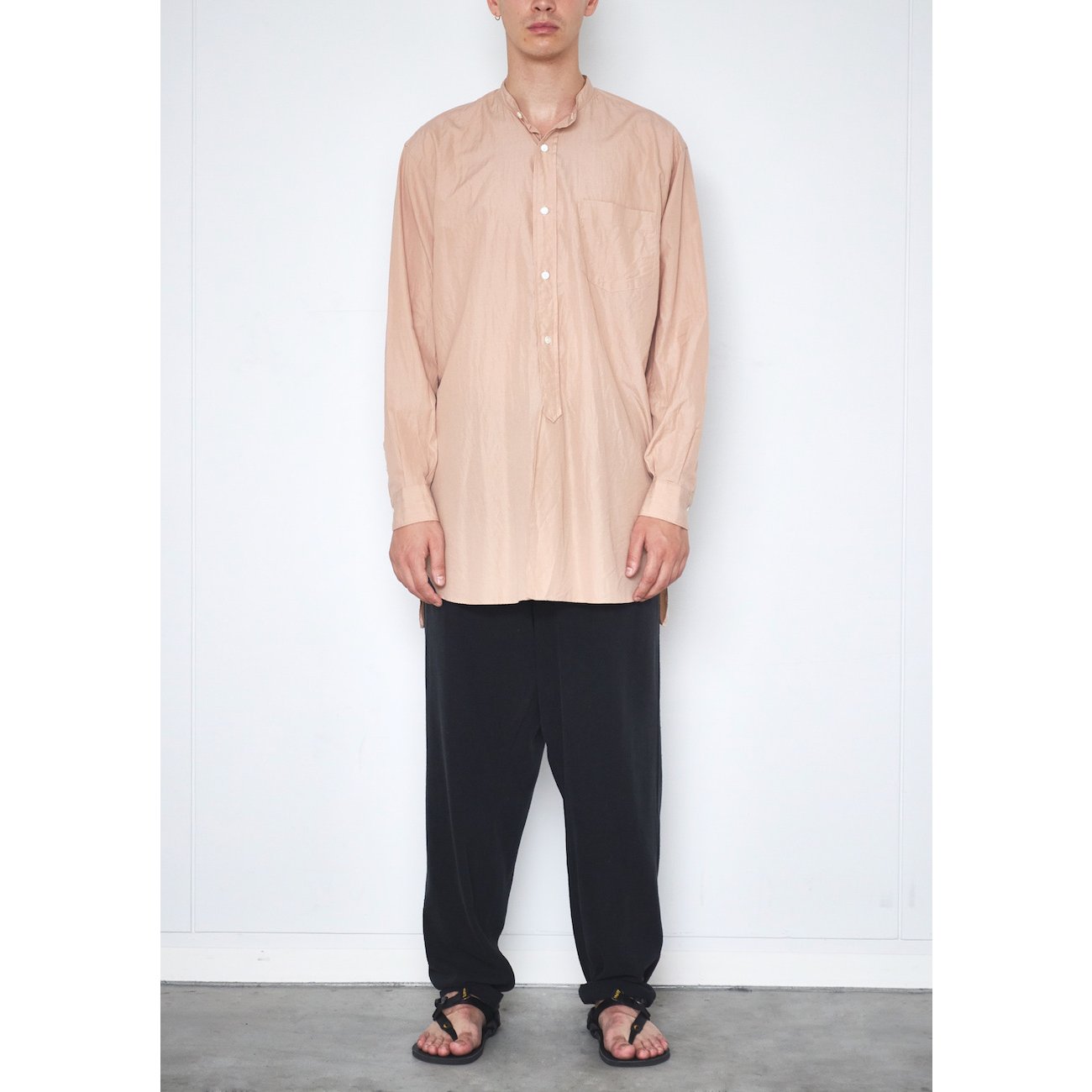 希少　美品　18ss COMOLI  バンドカラーシャツ SAND PINK