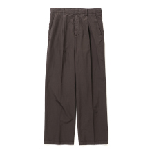 GARMENT-DYED FINX SHUTTLE WEATHER ONE-TUCK SLACKS (メンズ) - Dark Brown