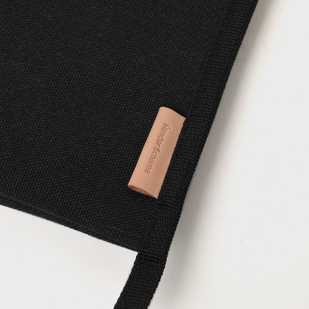 大人気 【Hender Scheme】エンダースキーマ mail bag large Hender Scheme / エンダースキーマ | mail bag large - Black