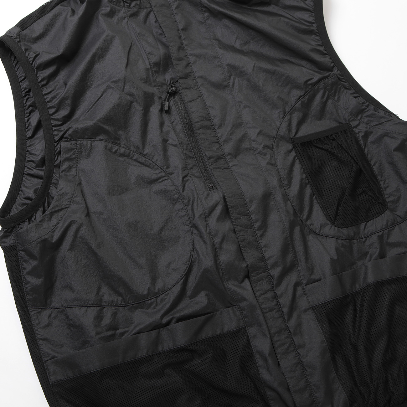 DAIWA PIER39 TECH REVERSIBLE WIND VEST 黒 DAIWA PIER39 TECH REVERSIBLE CLIMBERS PUFF VEST [CHARCOAL