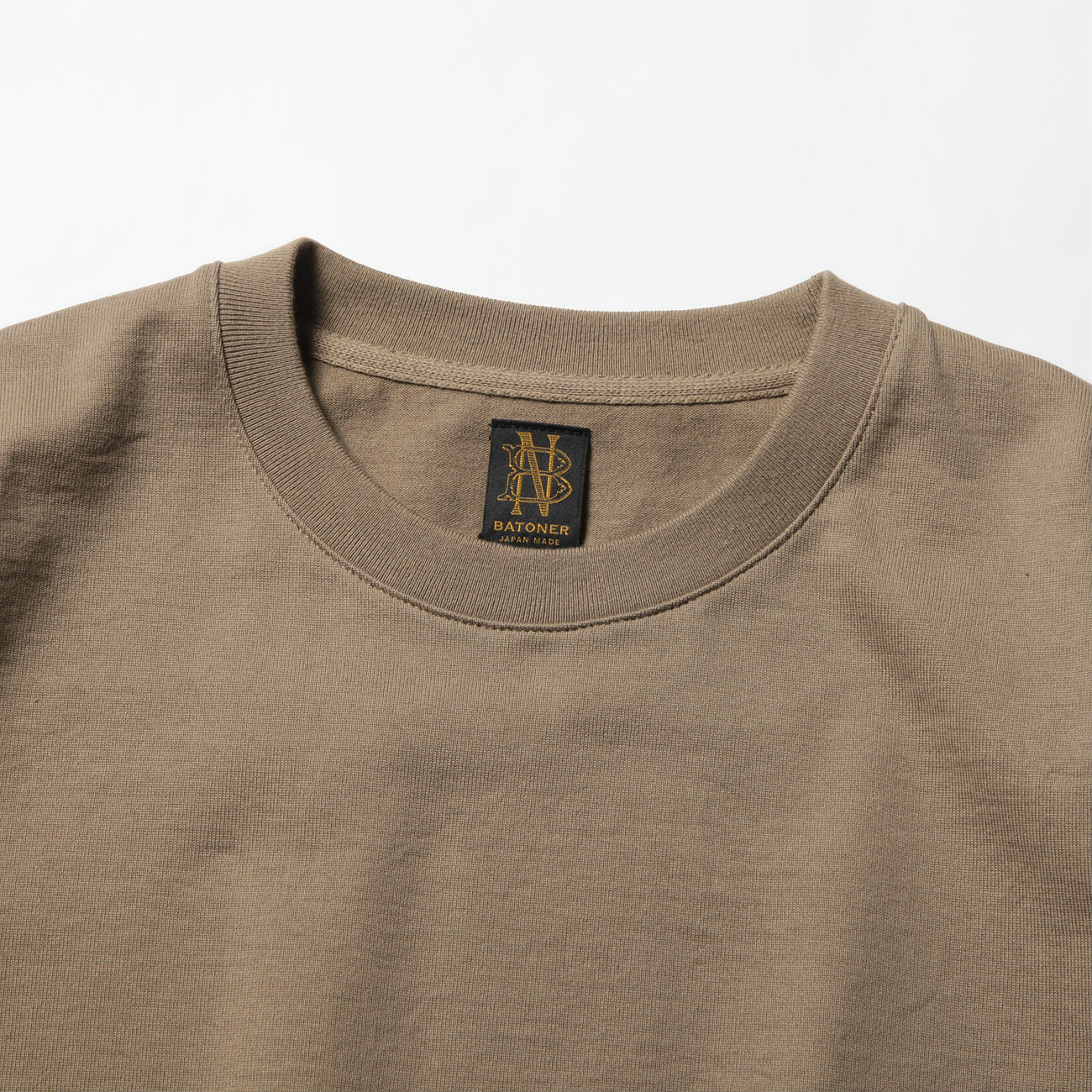 brown crew neck t shirt