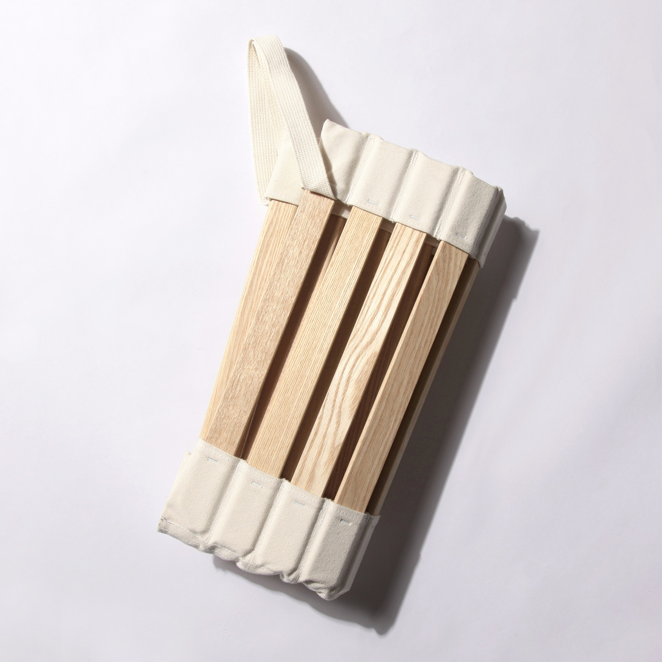 RESEARCH | HOLIDAYS in The MOUNTAIN 027 - Roll Chair - Beige