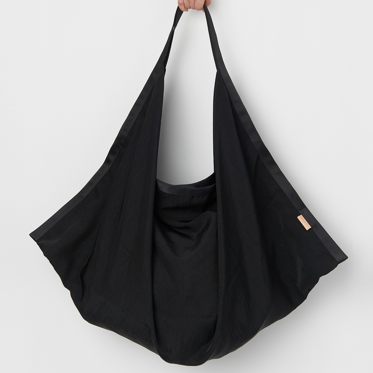 Hender Scheme / エンダースキーマ | origami bag big - Black | 通販