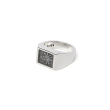 XOLO JEWELRY / ショロ ジュエリー | Signet Ring with Steel Gray Flower - Silver 925