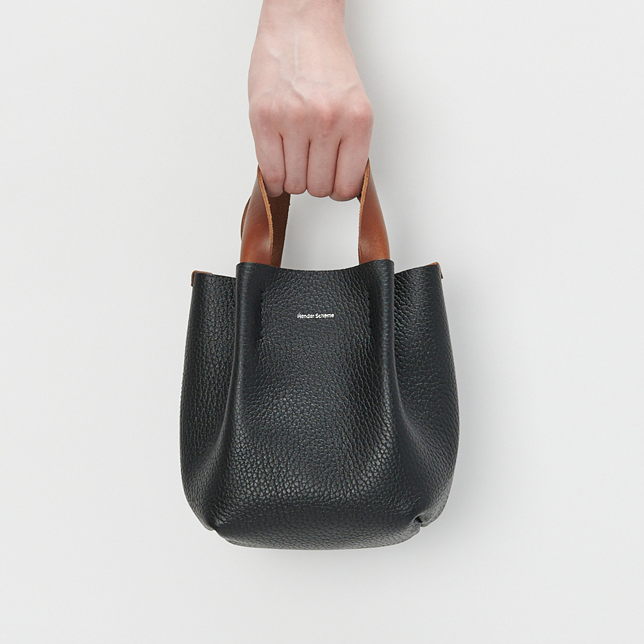 Hender Scheme / エンダースキーマ | piano bag small - Black | 通販