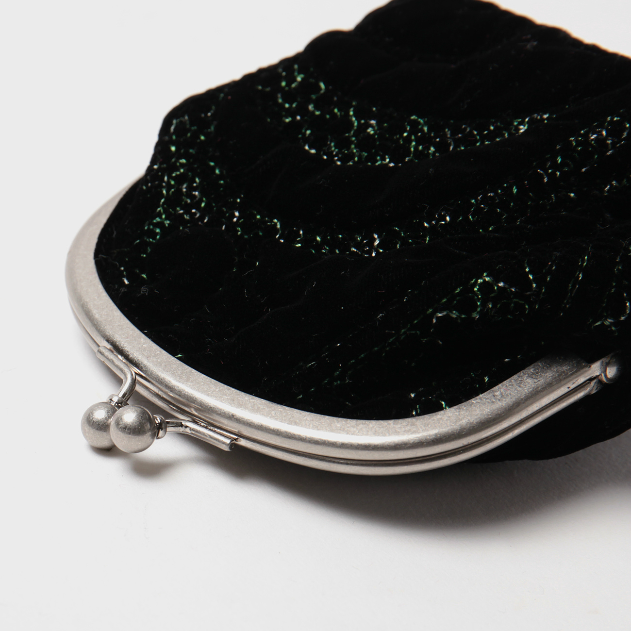 Hender Scheme / エンダースキーマ | velvet quilt snap pouch - Black