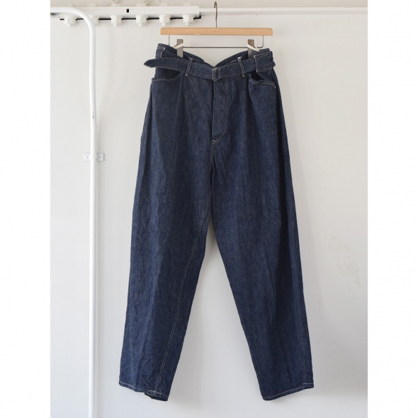 y*8様 comoli ベルテッドデニムパンツ　サイズ2 navy COMOLI / コモリ | デニム ベルテッドパンツ - Navy | 通販