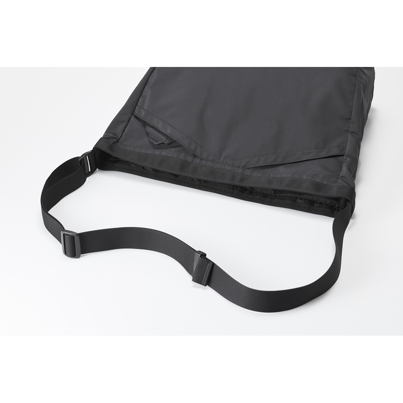 MONOLITH / モノリス | SHOULDER STANDARD NEUTRAL M - Black | 通販