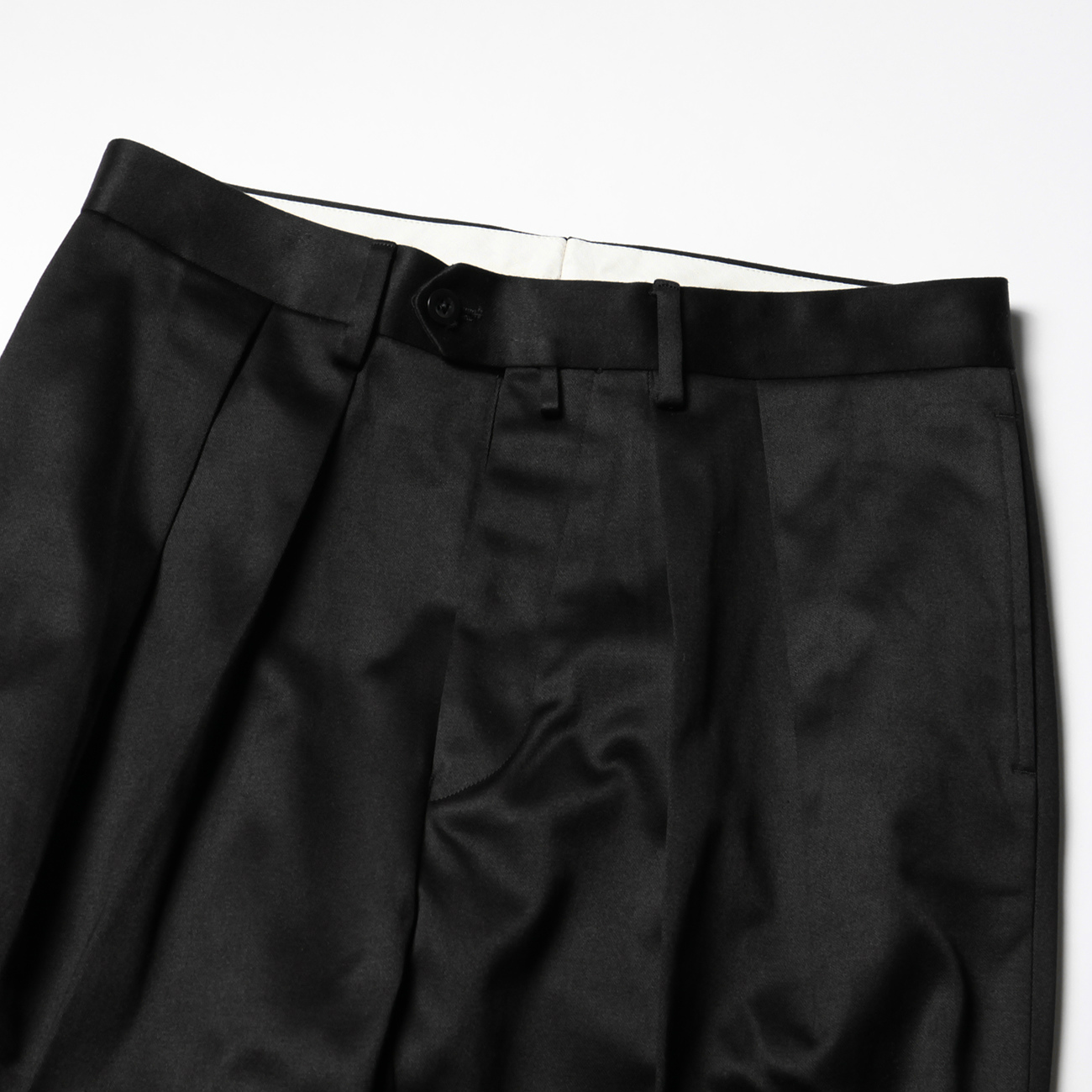 NEAT / ニート | Turpan Satin / Standard - Black | 通販