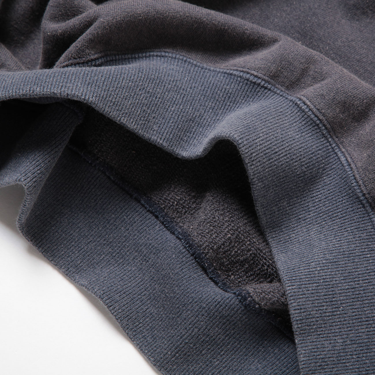 ISSUETHINGS / イシューシングス | type72 (embroidered) - navy blue