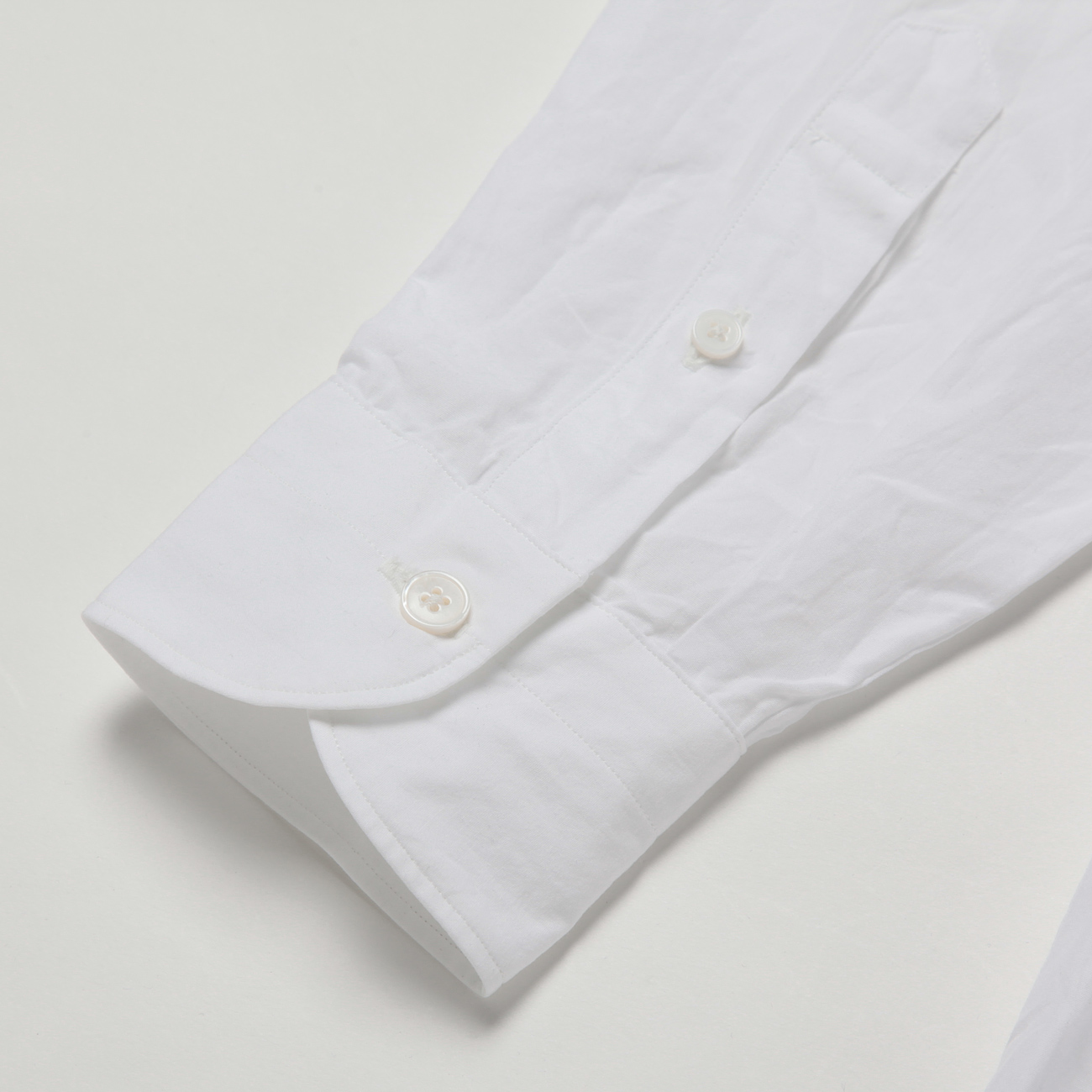 美品 COMOLI 2 (q) コモリ 大きめ バンドカラーシャツ ワイド 白 COMOLI(コモリ) バンドカラーシャツ | COTYLE STYLE
