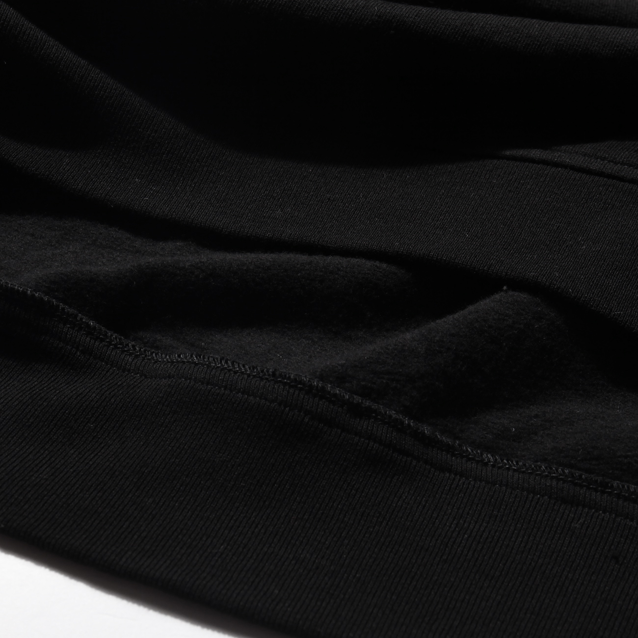 COMOLI / コモリ | インレイ起毛 長袖クルー - Black | 通販