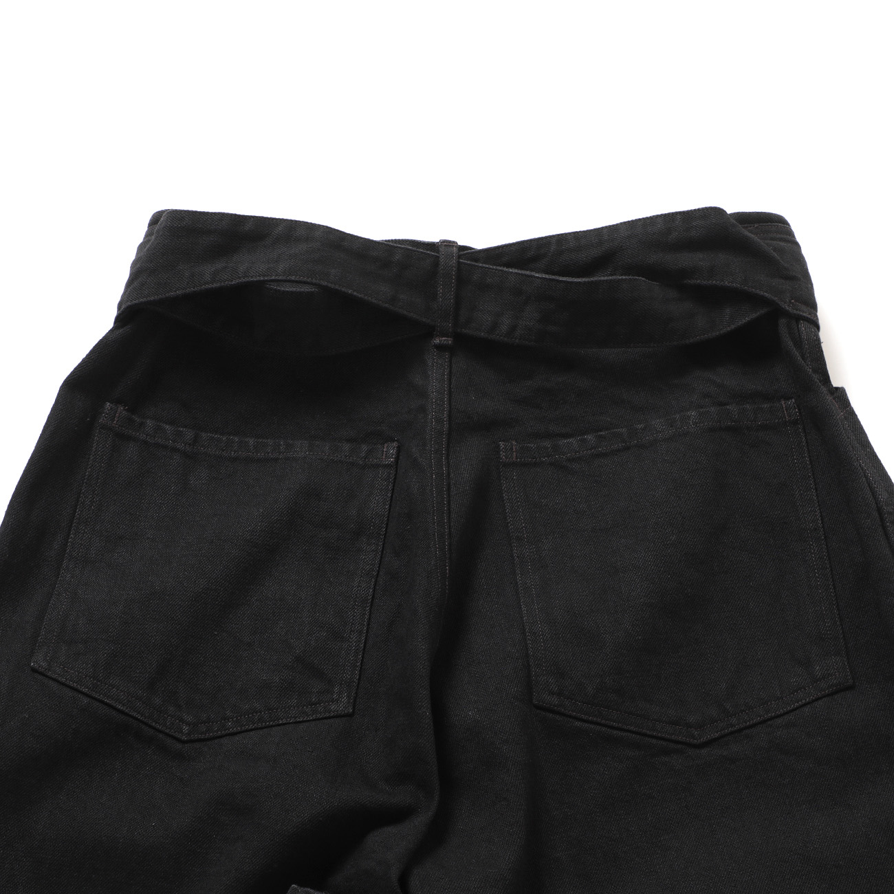 COMOLI / コモリ | ブラックデニム ベルテッドパンツ - Black | 通販