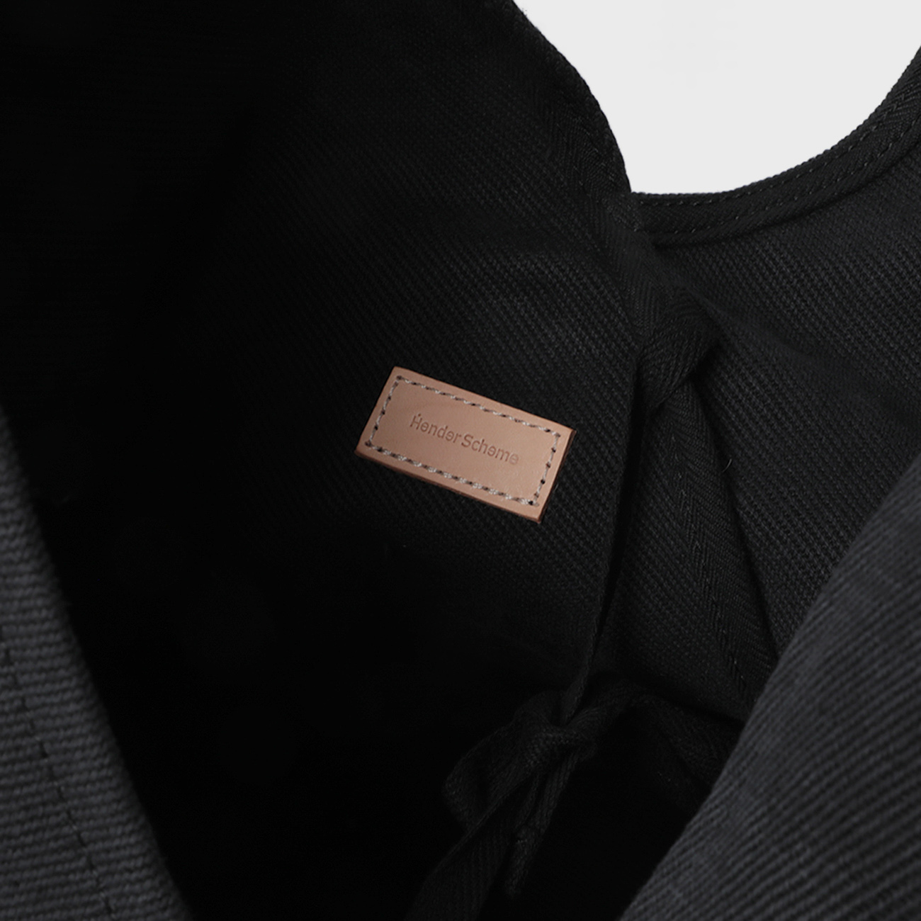 Hender Scheme / エンダースキーマ | azuma bag big - Black | 通販