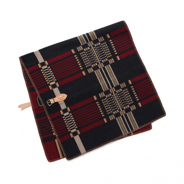 RESEARCH | Horse Blanket Research 071 - Jacquard 1/2 - Navy × Red