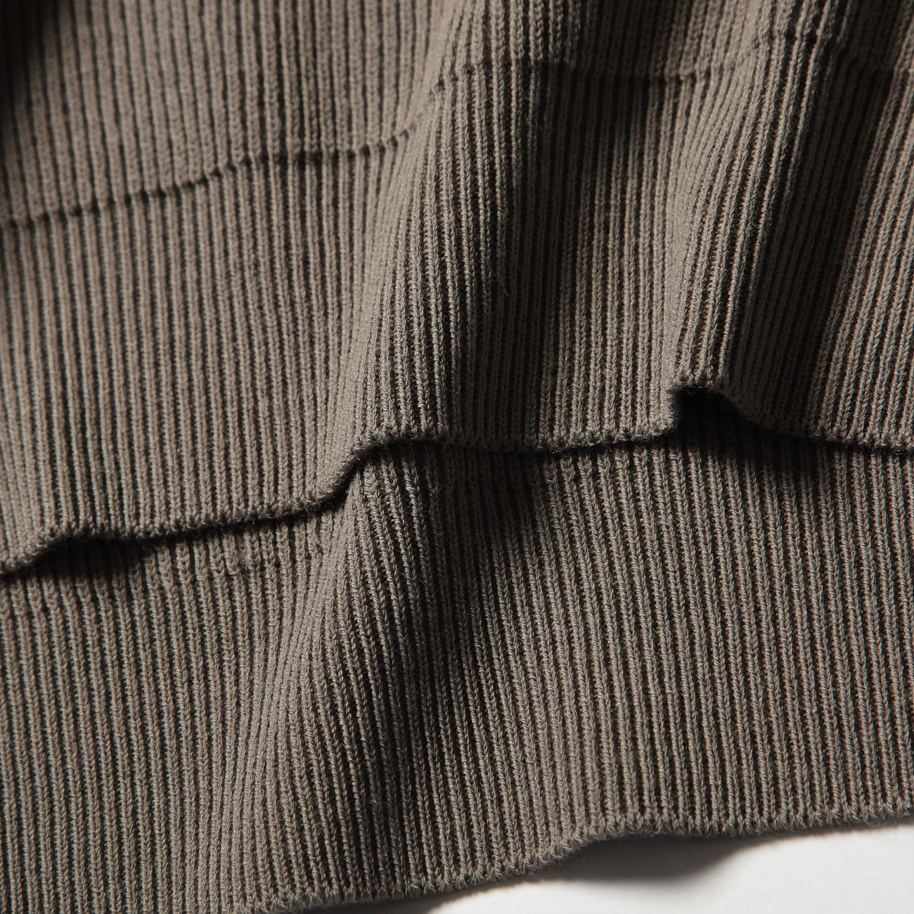 BATONER / バトナー | HARD TWIST WOOL CREW NECK (メンズ) - Mocha